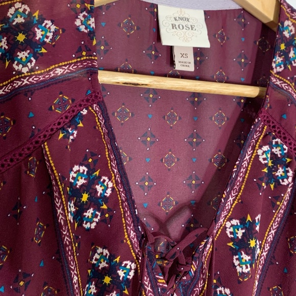 Knox Rose Purple Floral Boho Tasseled Peasant Top - Picture 3 of 4